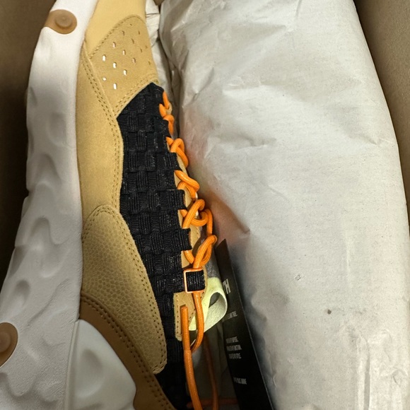 Nike React Sertu Size 11 - Picture 4 of 8